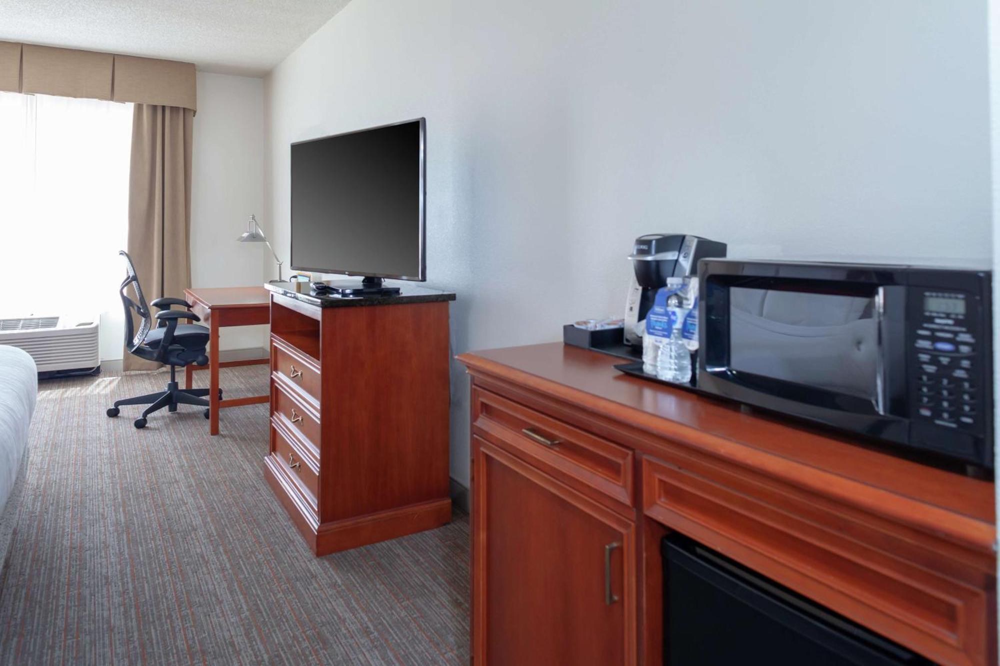 Hilton Garden Inn Charlotte North Экстерьер фото