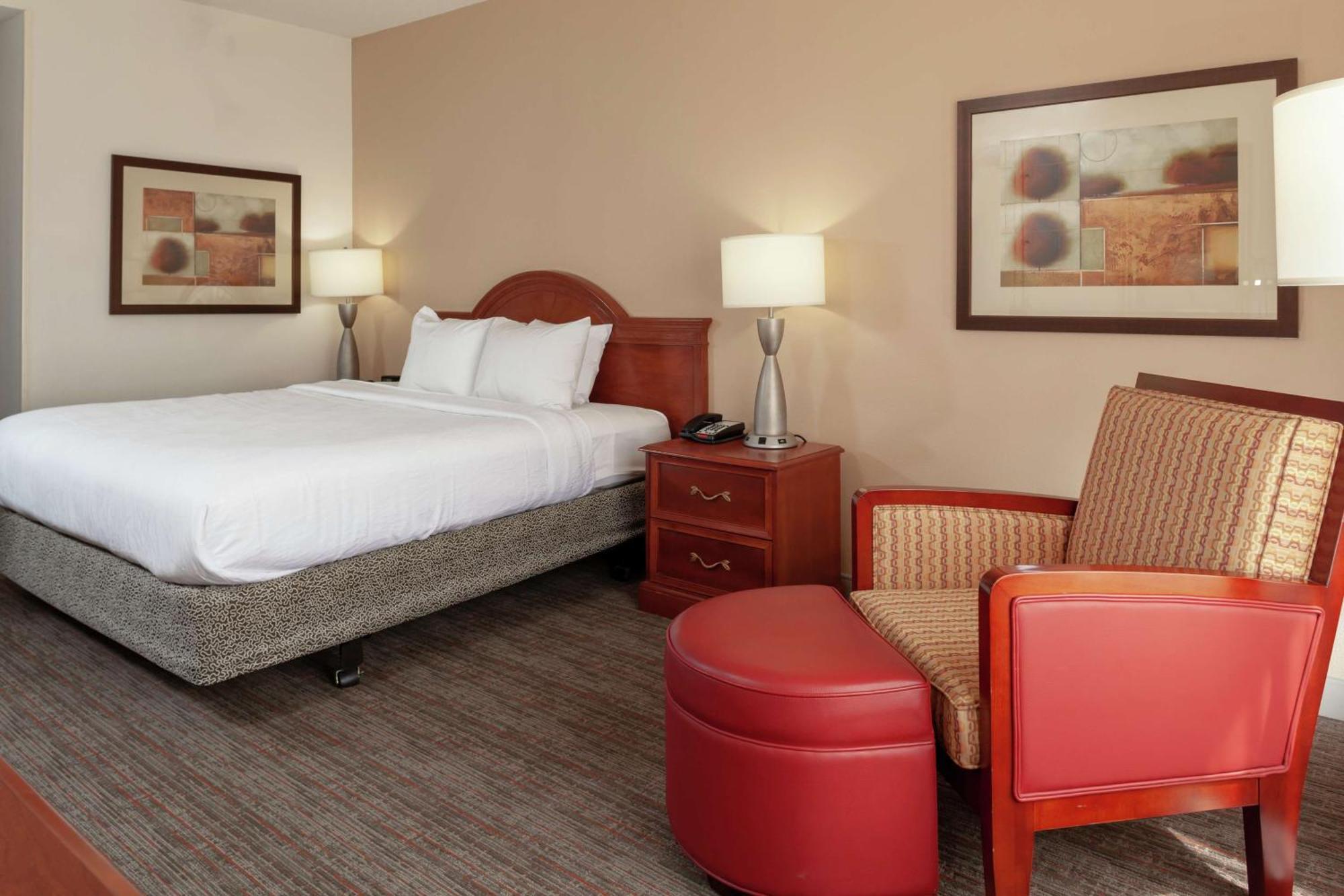 Hilton Garden Inn Charlotte North Экстерьер фото