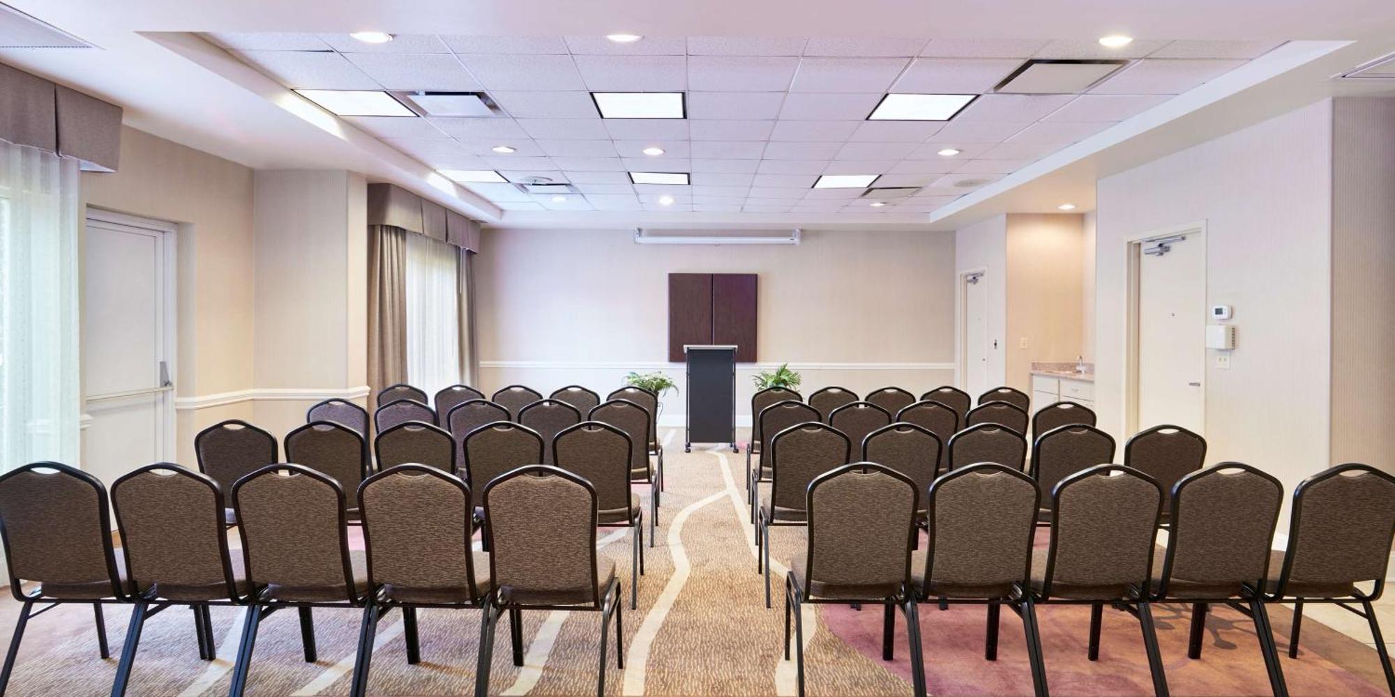 Hilton Garden Inn Charlotte North Экстерьер фото