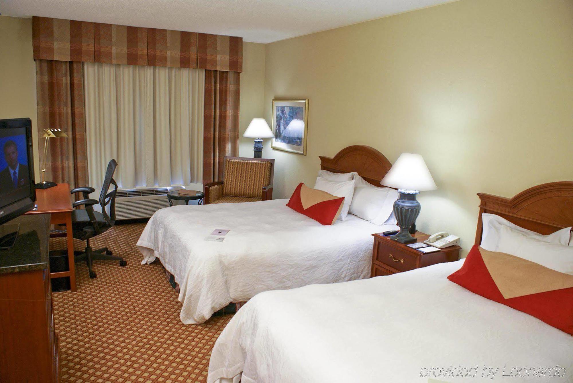 Hilton Garden Inn Charlotte North Номер фото