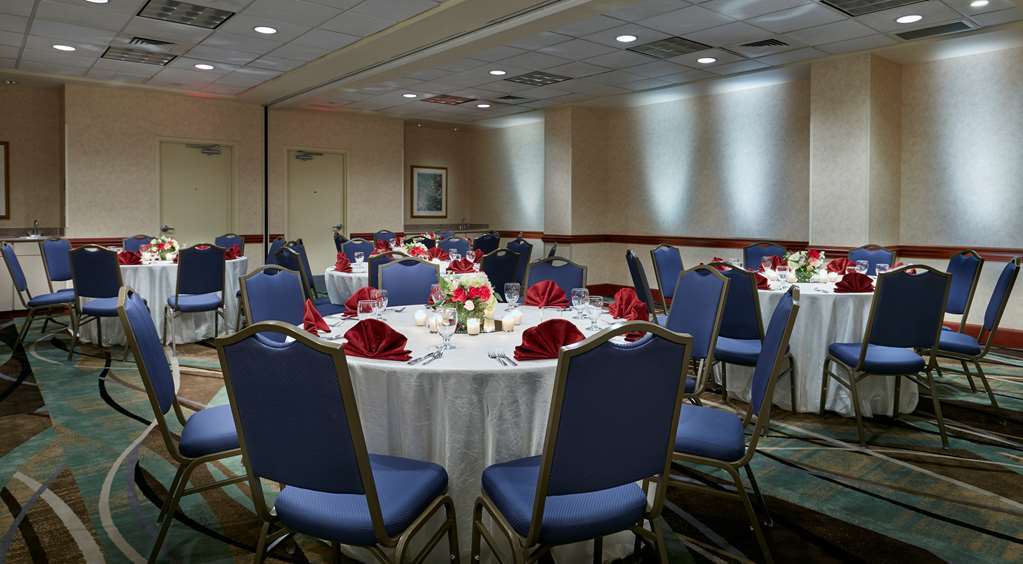 Hilton Garden Inn Charlotte North Удобства фото