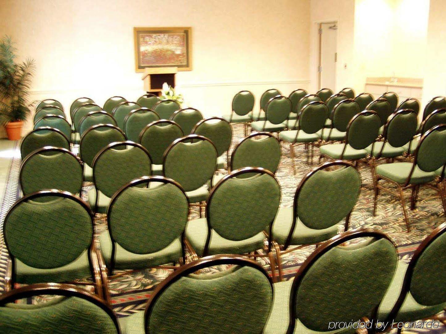 Hilton Garden Inn Charlotte North Экстерьер фото