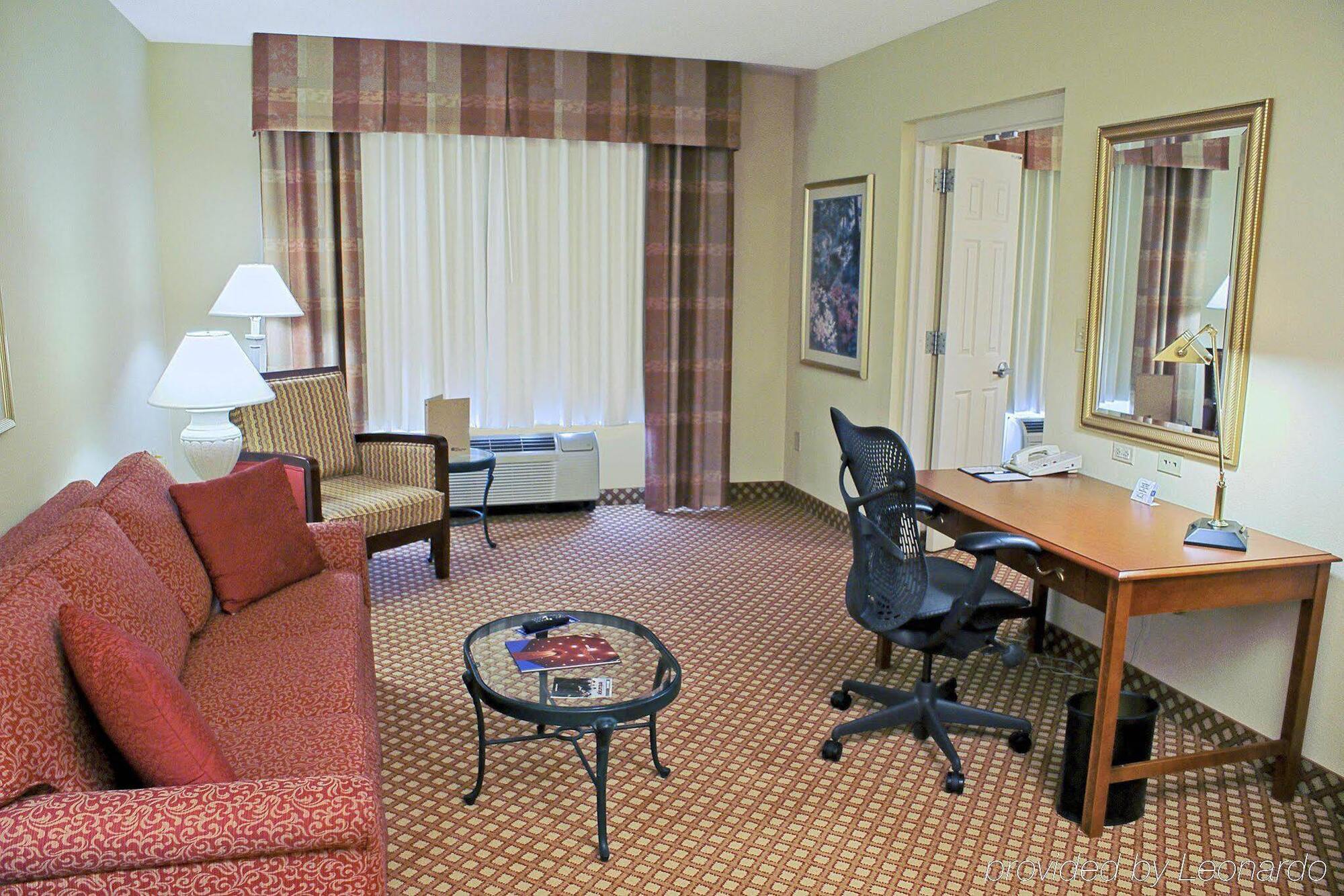 Hilton Garden Inn Charlotte North Экстерьер фото